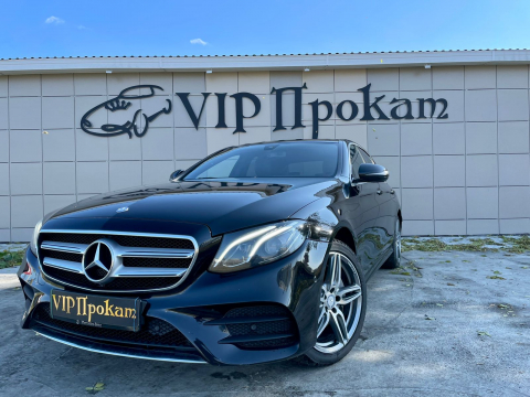 Mercedes Benz E 200. AMG. 4 matic